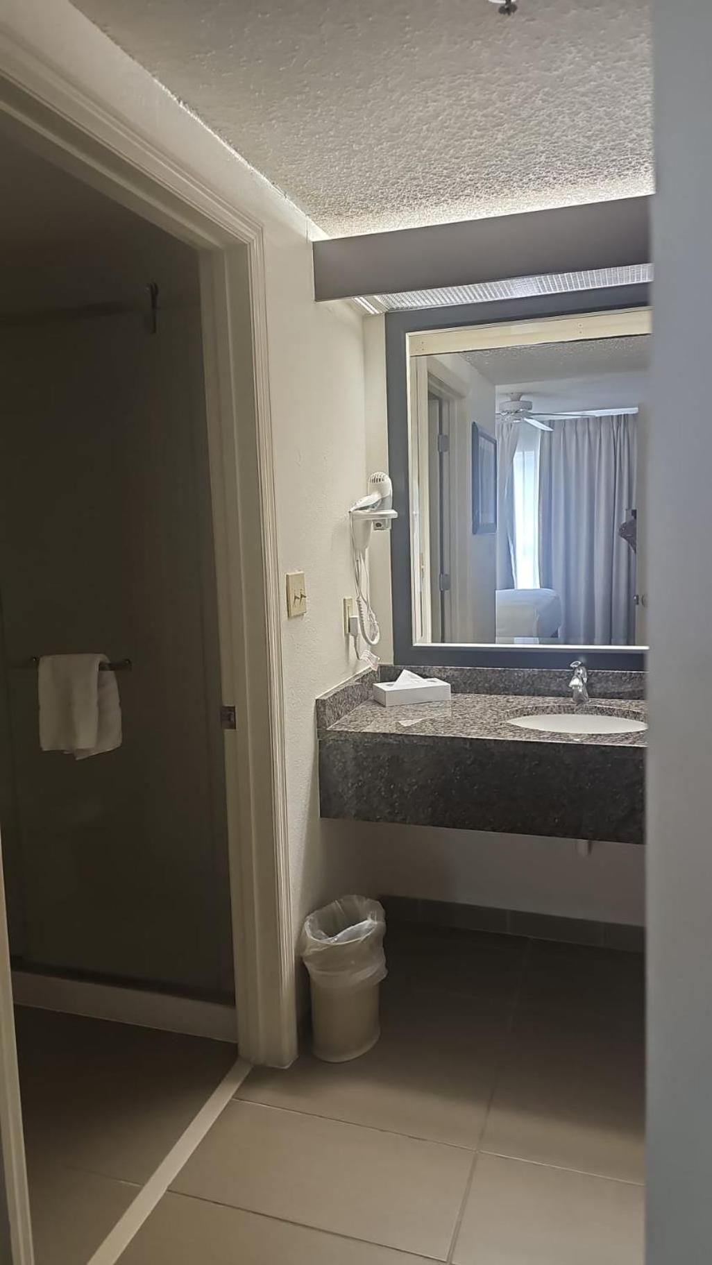 Montreal Suites Orlando Ngoại thất bức ảnh
