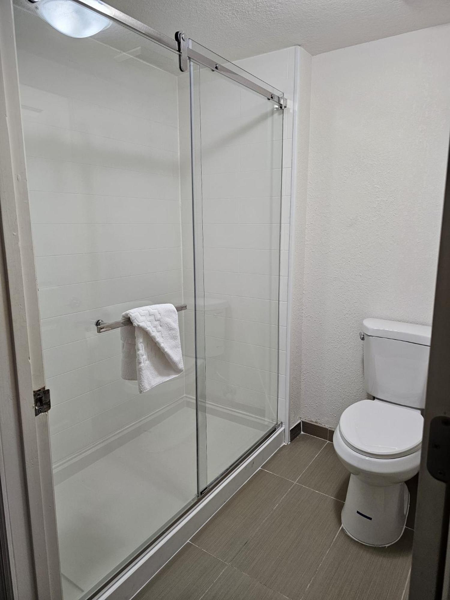 Montreal Suites Orlando Ngoại thất bức ảnh